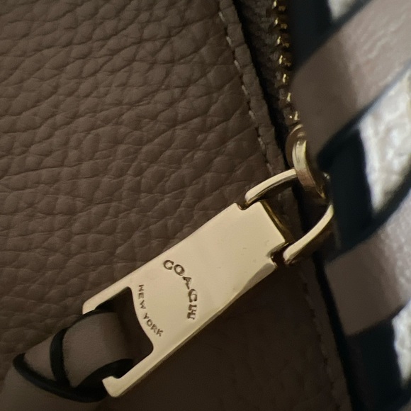 COACH tote north-south pebbled leather color block - Picture 5 of 14